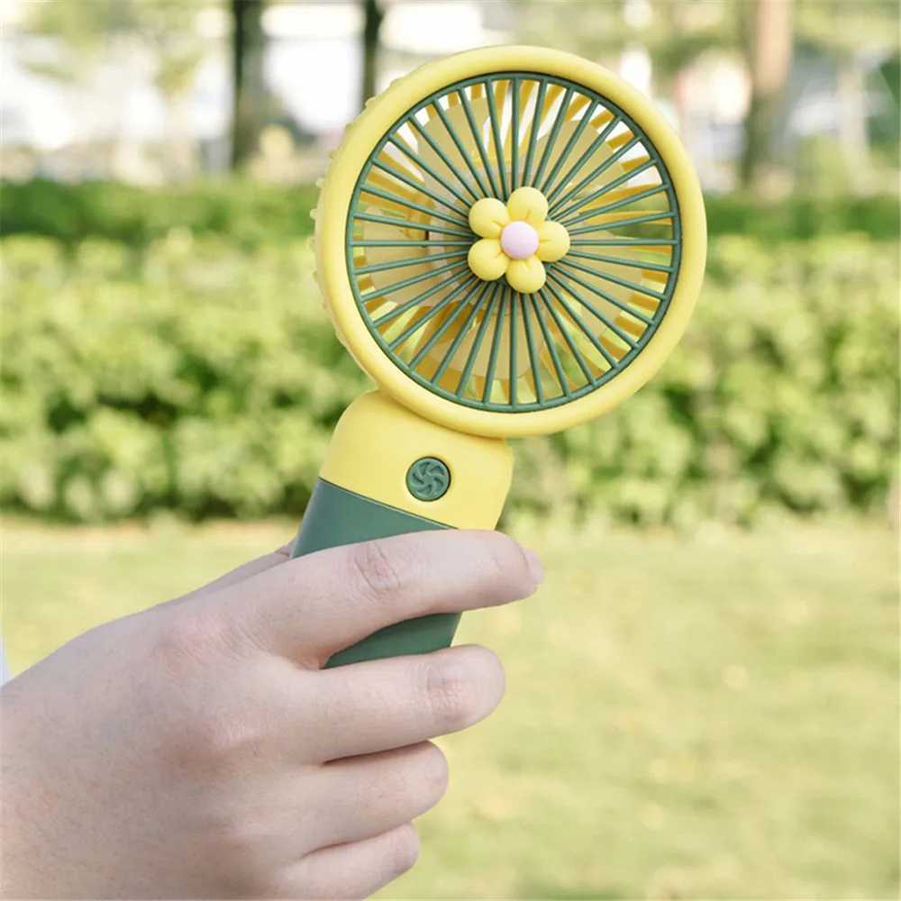 Wentylatory elektryczne Mini Portable Fan Handheld USB Fan Fan Air Cooler Outdoor Travel Hand Fan wentylacyjny dla kobiet Kids D240429