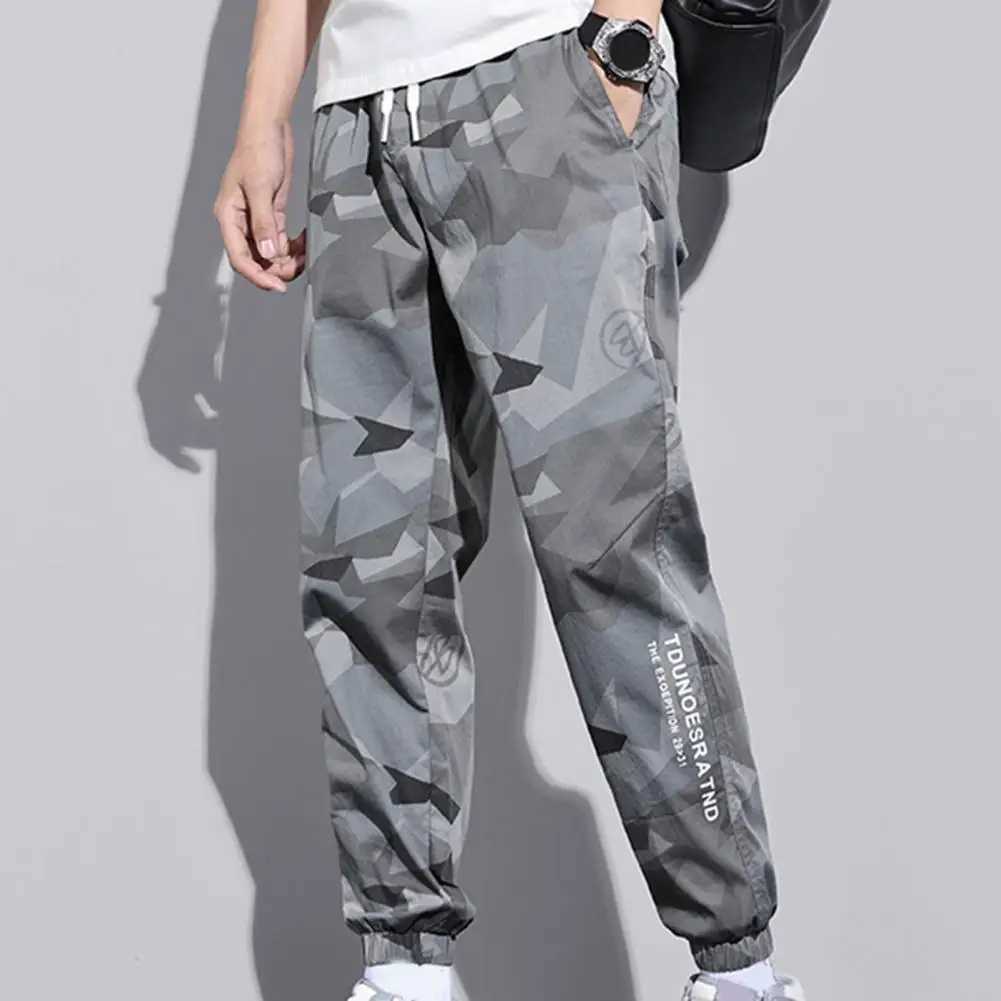 Herenbroeken Heren Laadbroek Camouflage Letter Jogger broek Hip-Hop Mid Rise zomer Casual sportbroek Techwear Anime Moletom Masculino J240429