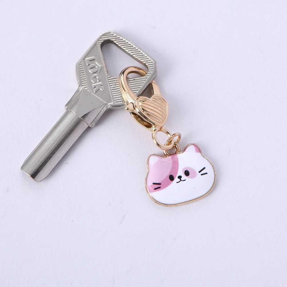 Keychains Lanyards Cute cartoon cat keychain metal enamel kitten keychain womens fashion headphone box pendant backpack charm best gift Q240429