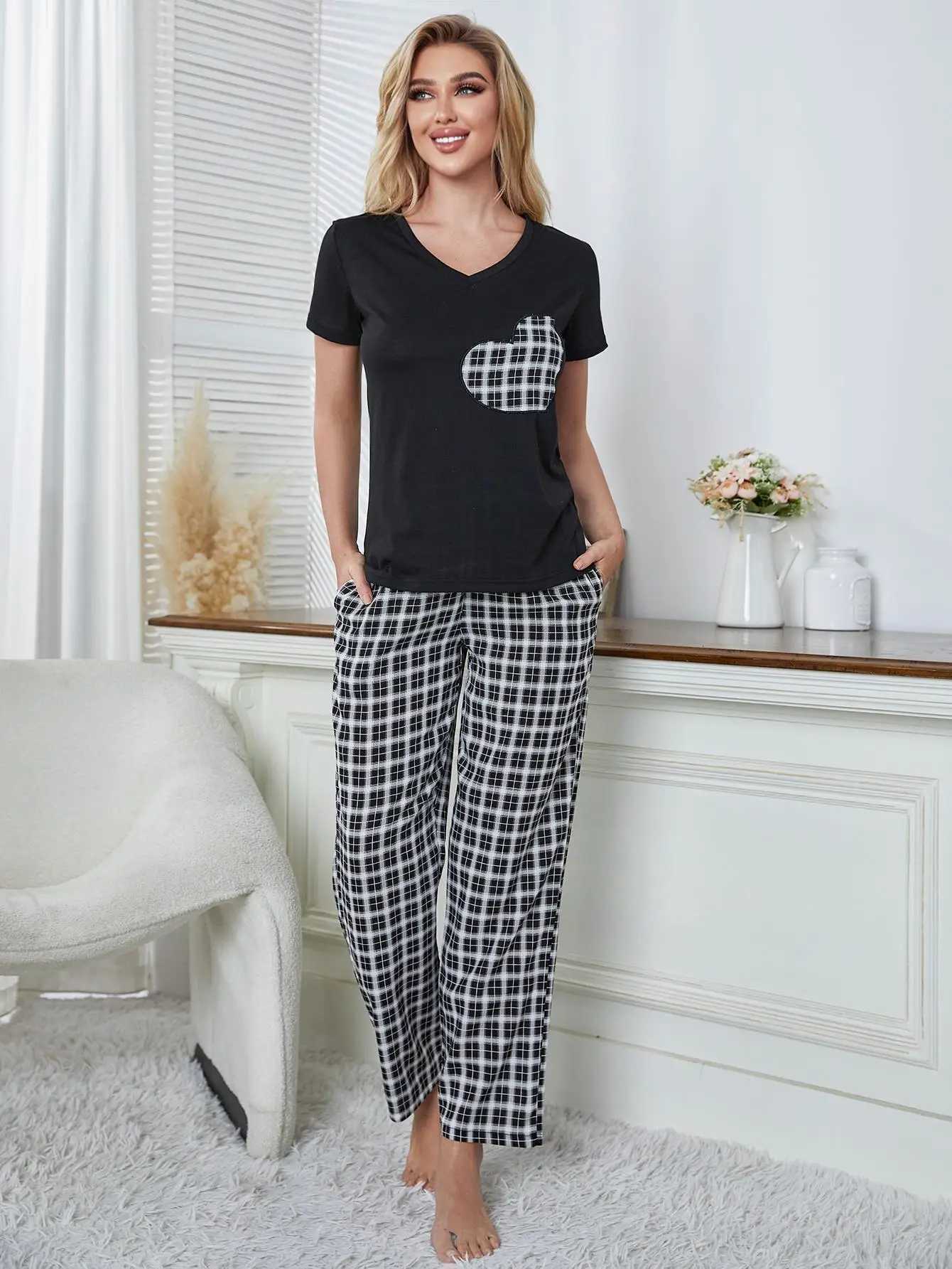 Kobietowa odzież sutowa Summerki Pajamy Kobiety Krótkie pęcherzyka V Szkona Spodnie 2 sztuki Plaid Pełna długość spodnie Slpwear Nocne odzież domowa Suit Y240426