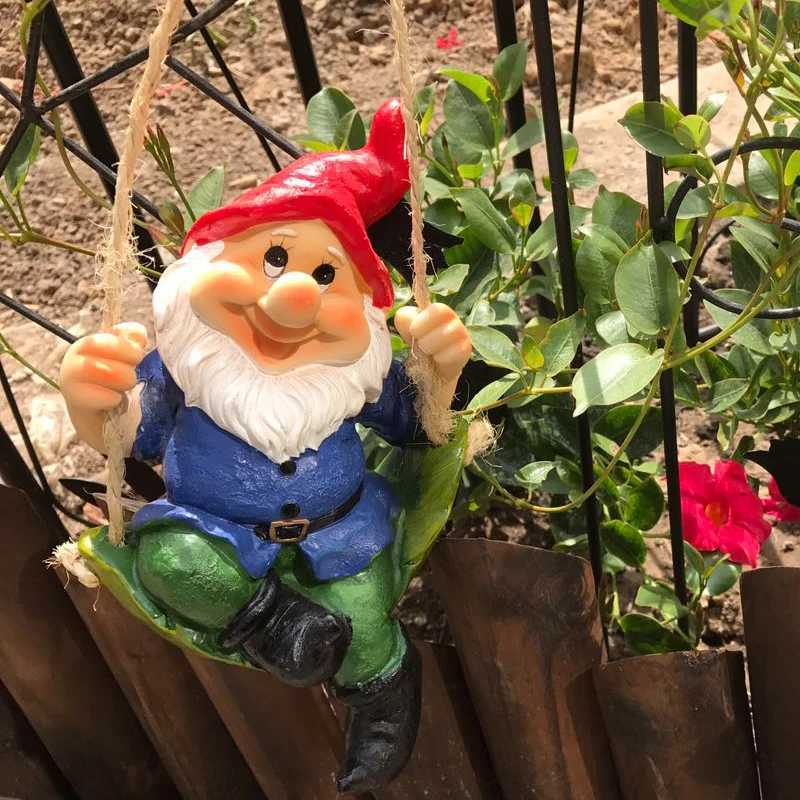 Planters Pots Creative and cute swaying gnome garden decorative statue resin hanging on a tree pendant indoor outdoor decoration Q240429