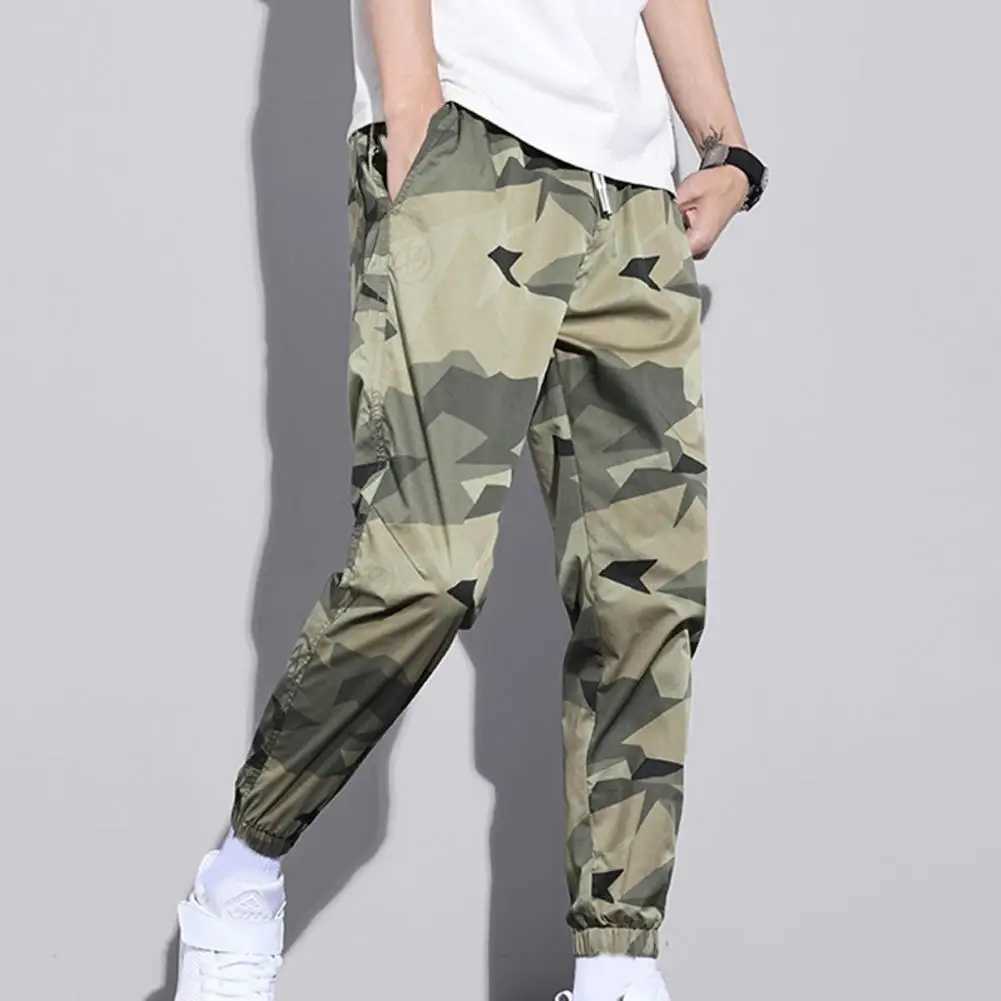 Herenbroeken Heren Laadbroek Camouflage Letter Jogger broek Hip-Hop Mid Rise zomer Casual sportbroek Techwear Anime Moletom Masculino J240429