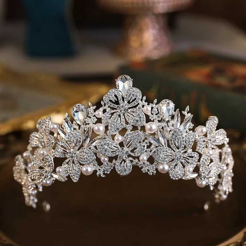 Tiaras Nuevo llegada de Luxury Pearl Crystal Tiara para mujeres Fiesta de chicas de boda Elegante regalo de mariposa Corona Accesorios de vestimenta