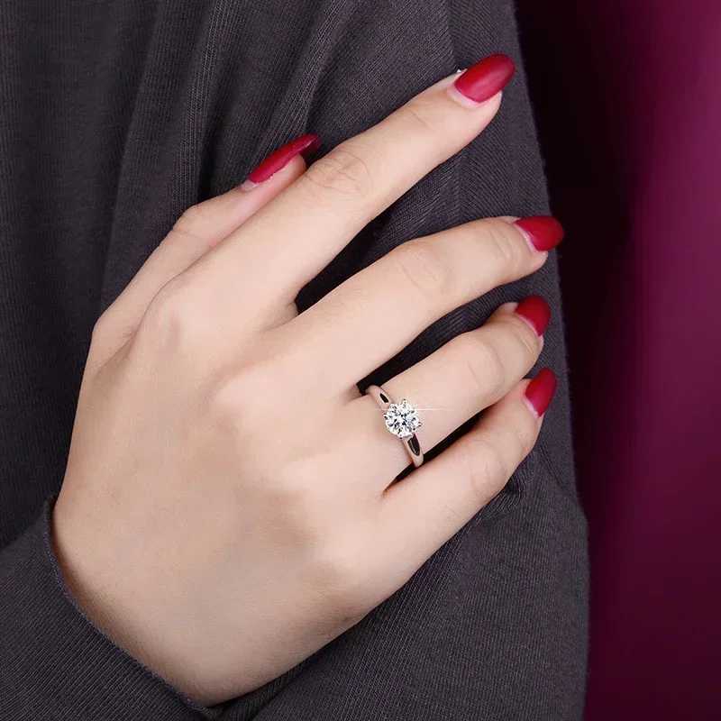 Band Rings Classic 1 VVS Diamond Mosonite Ring Fade Never Fade Original PT950 Platinum Womens Eternal Wedding Jewelry Q240429