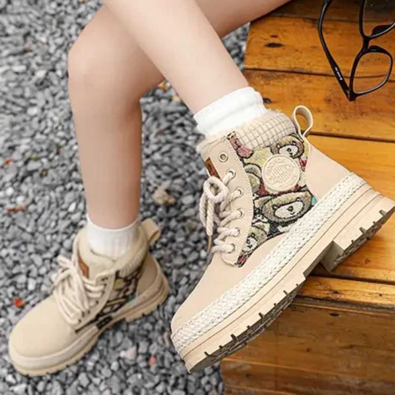 Boots Winter Martin Boots Women Shoes 2023 Vandring Retro Design utomhus Kvinnor Casual Shoes Women s High Tops Vandring Print Sneakers