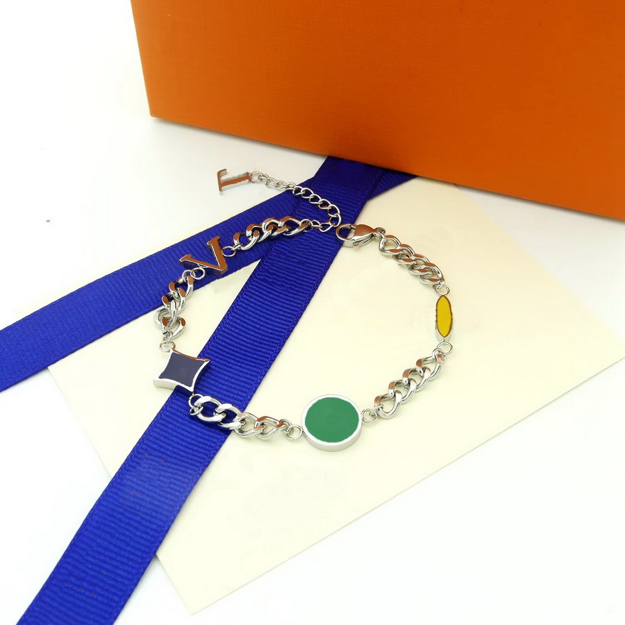 Europe America Fashion Sunrise Necklace Bracelet Men Gold/SilverRose-colour Hardware Engraved V Letter Crystal Glass Lacquer Pendant Jewelry Sets M00652