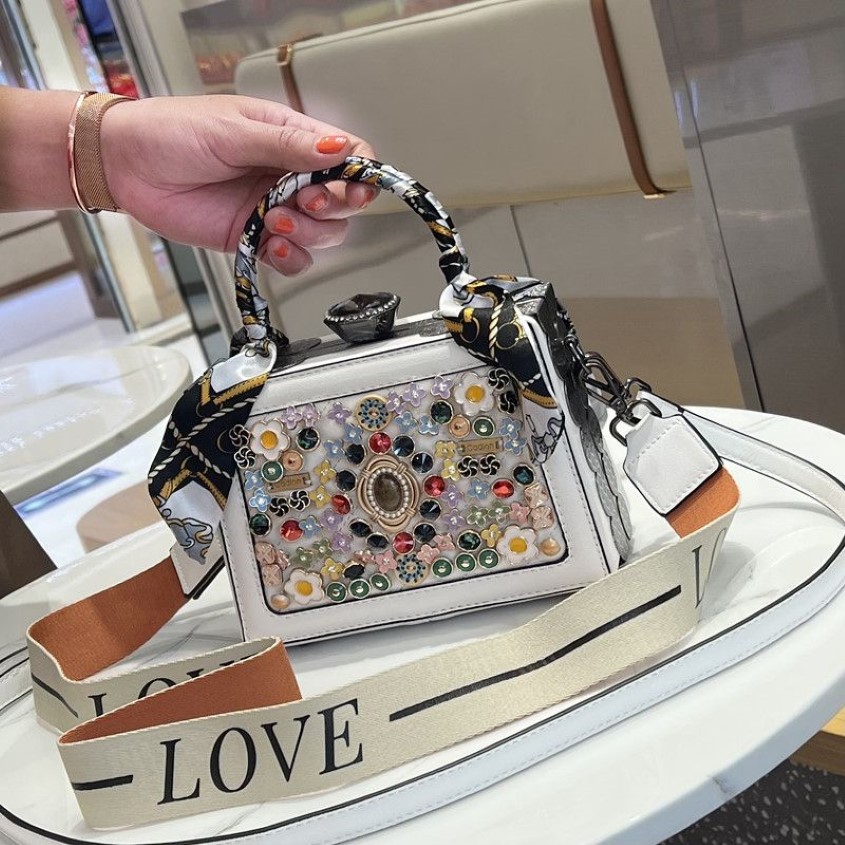 Small Box Bag Women's 2022 New Fashion Handbag Feminine Joker Heavy Diamond Small Box Bag2976