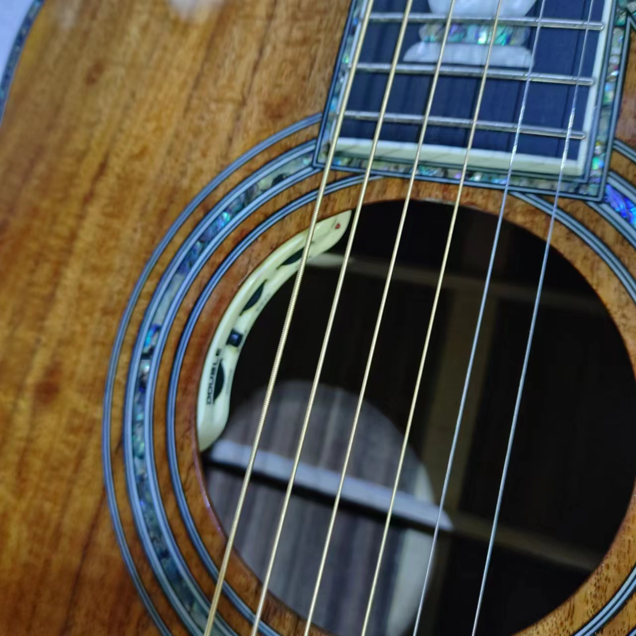 Guitare en bois massif personnalisée avec dos en Koa massif, véritable Abalone pan coupé, guitare électrique acoustique Dreadnought DOUBLE BIG Pickup