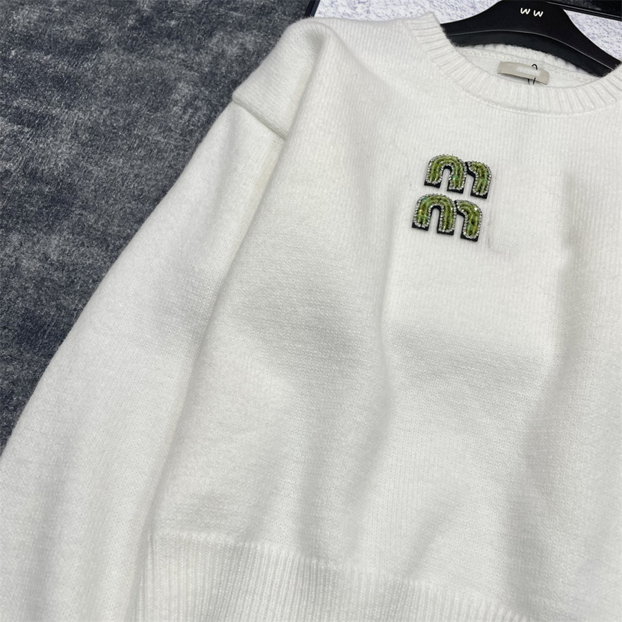 Designer tröja Cardigan Spring Loose Casual Knitwear Round Neck White Heavy Industry Soft Top Green Bead Letter Brodery