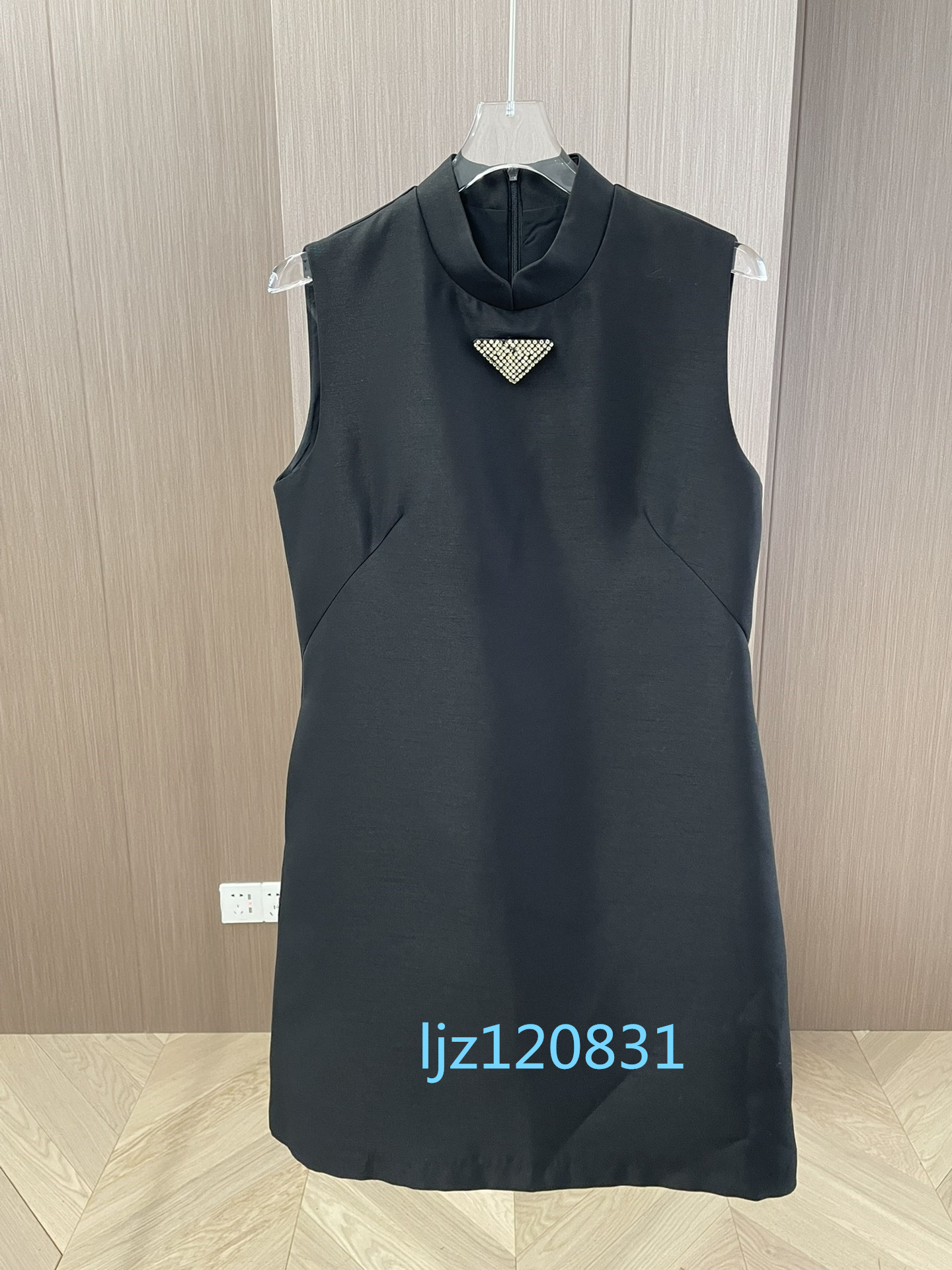 Stojący kołnierz Nowa chińska sukienka Cheongsam z P Hot Diamond Australian Designer Dresses for Woman Women Designer Odzież Rhinestone Zipper S-L 848