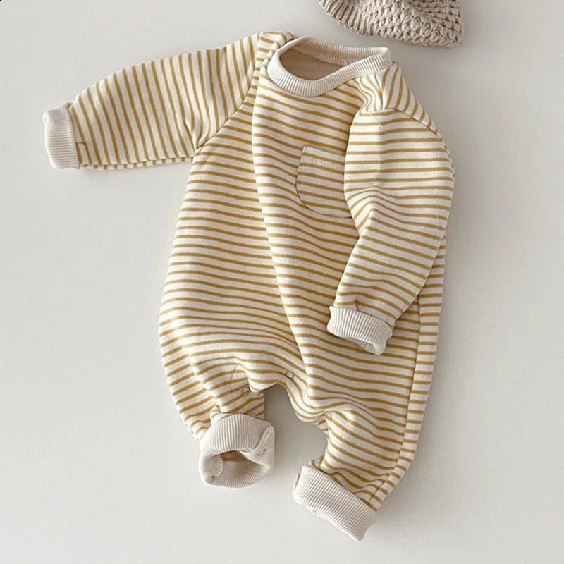 Våren baby randiga romper pojkar flickor enkel randig casual jumpsuit vinter spädbarn fleece varma kläder 240202