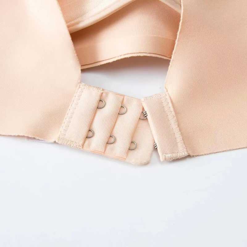 BRAS BRAS JAPANSKT STIL Sömlös Bras Comfort Wireless underkläder Kvinnor Inget stålring BRALETTE 3/4 CUP GLOSSY BH Kvinnlig underkläder YQ240203