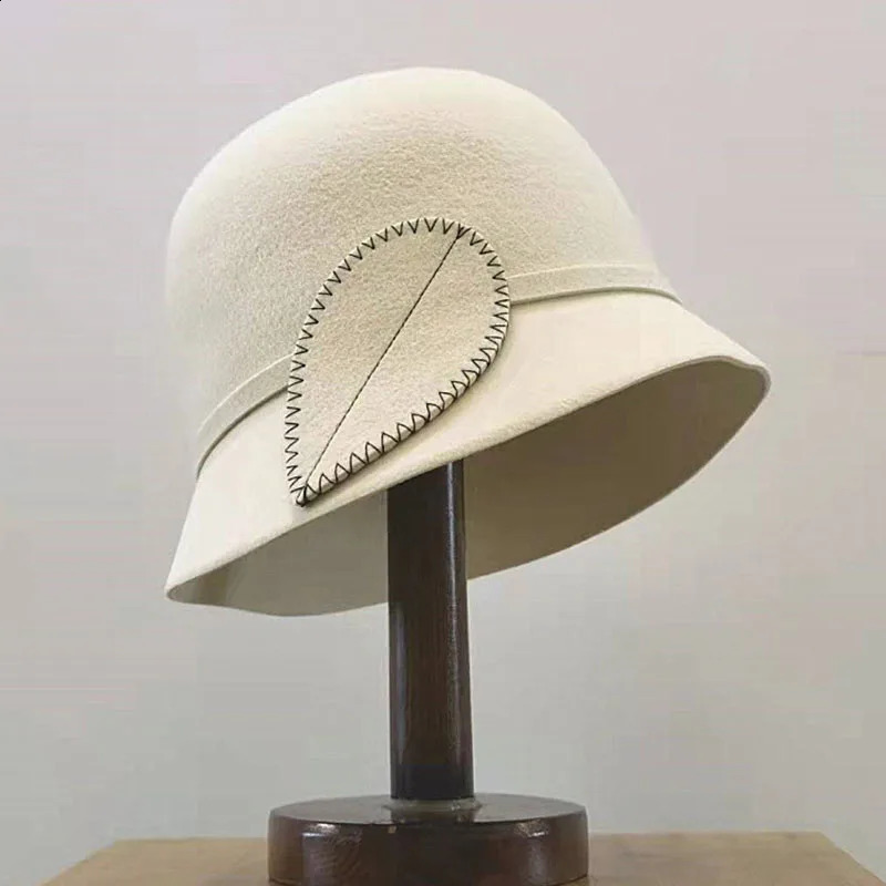 Kadınlar düz renkli kış şapkası 100 yün sıcak kova şapkası yaprak aksanlı bayan kilise partisi cloche şapka ezilebilir melon şapka tur 240126