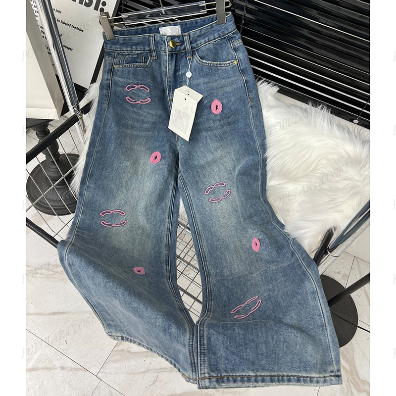 Neue Damen-Jeanshose, klassische Stickerei, Brief, lässige Mode, Wischhose, blaue lange Jeans, Vier-Jahreszeiten-Kleidung, Top-Qualität, SML