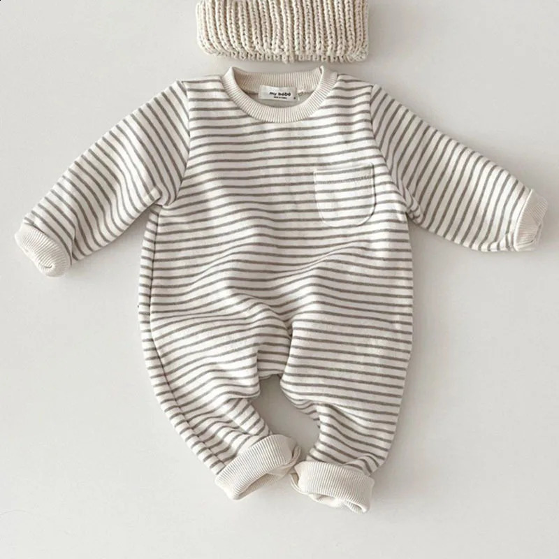 Våren baby randiga romper pojkar flickor enkel randig casual jumpsuit vinter spädbarn fleece varma kläder 240202