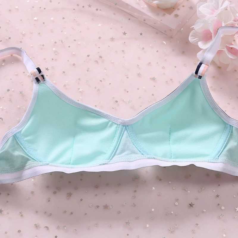 Bras Bras Young Girls Wireless Bra Bra Teenage Sport Underwear 12-18y Small Lingerie YQ240203