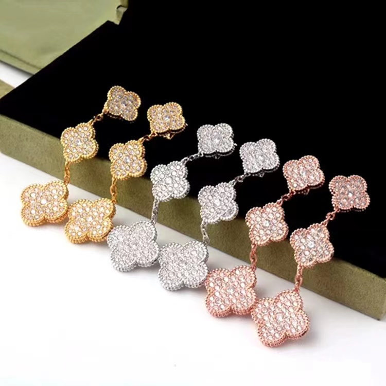 Orecchini con diamanti trifoglio di marca di moda Orecchini di cristallo di lusso con diamanti pieni di tre fiori Regalo Orecchini di design in oro 18 carati di alta qualità in acciaio inossidabile le donne