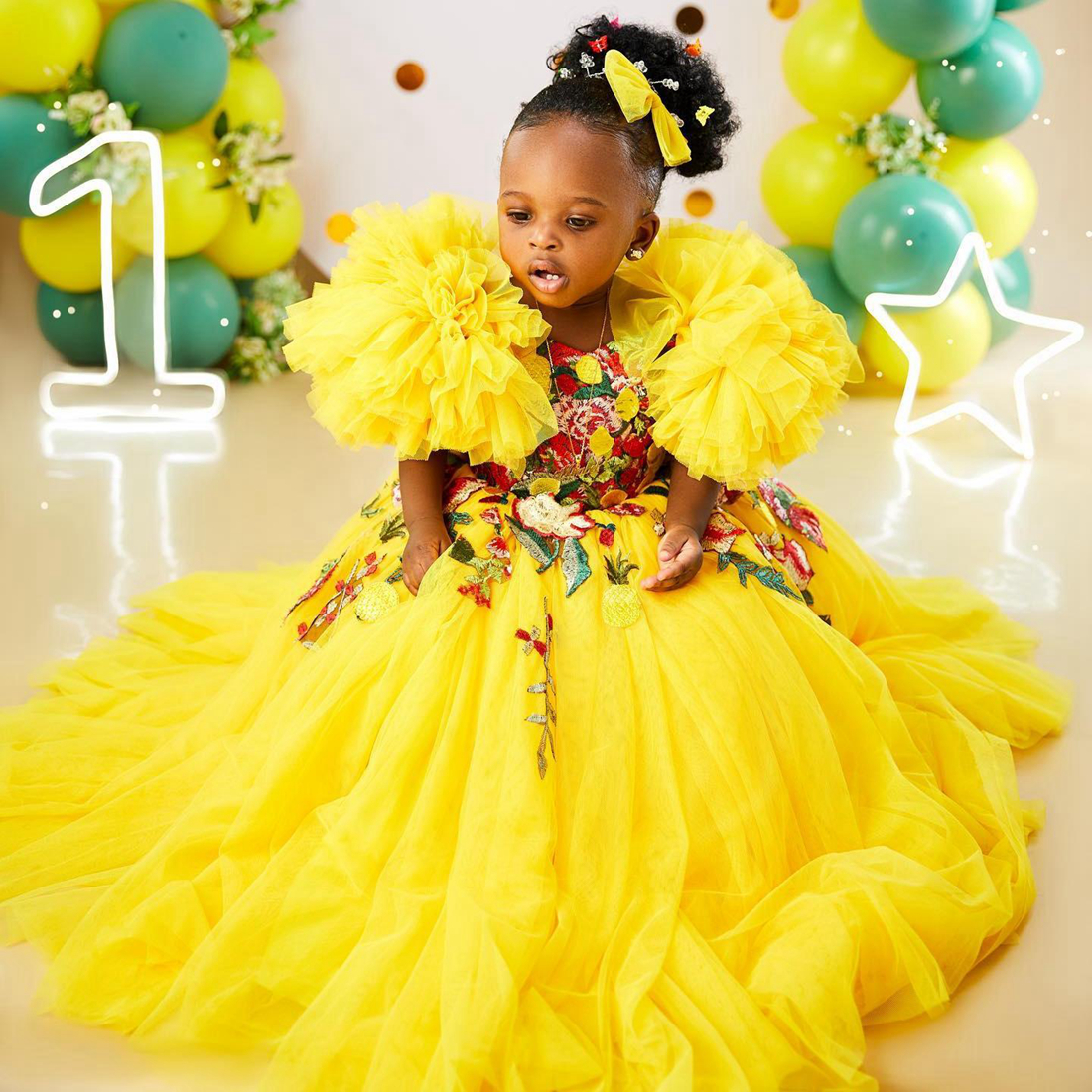 Yellow Flower Girl Dresses V Neck Tiered Tulle Ball Gowns Flowergirl Dress Princess Queen Hand Made Flowers Bead Birthday Party Dress Gowns for Girls NF073