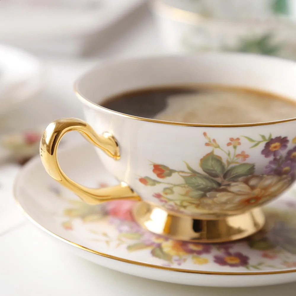 Pastoral Floral Bone China Tea Cup Saucer Spoon Set 200ml Cafe Ceramic Coffee Elegant Advanced Porcelain Teacup Drop 240130