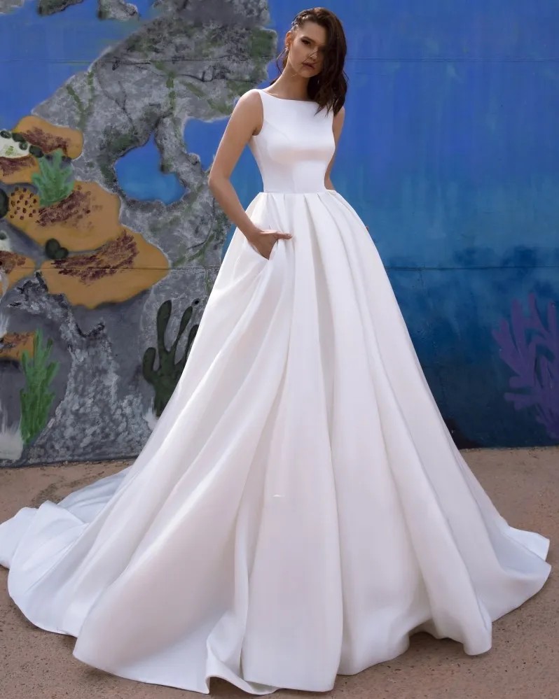 Elegant Simple Satin A Line Wedding Dresses With Pocket White Boho Garden Beach Bridal Gowns Sweep Train Sexy Backless Bride Robes de Mariee Plus Size CL3275