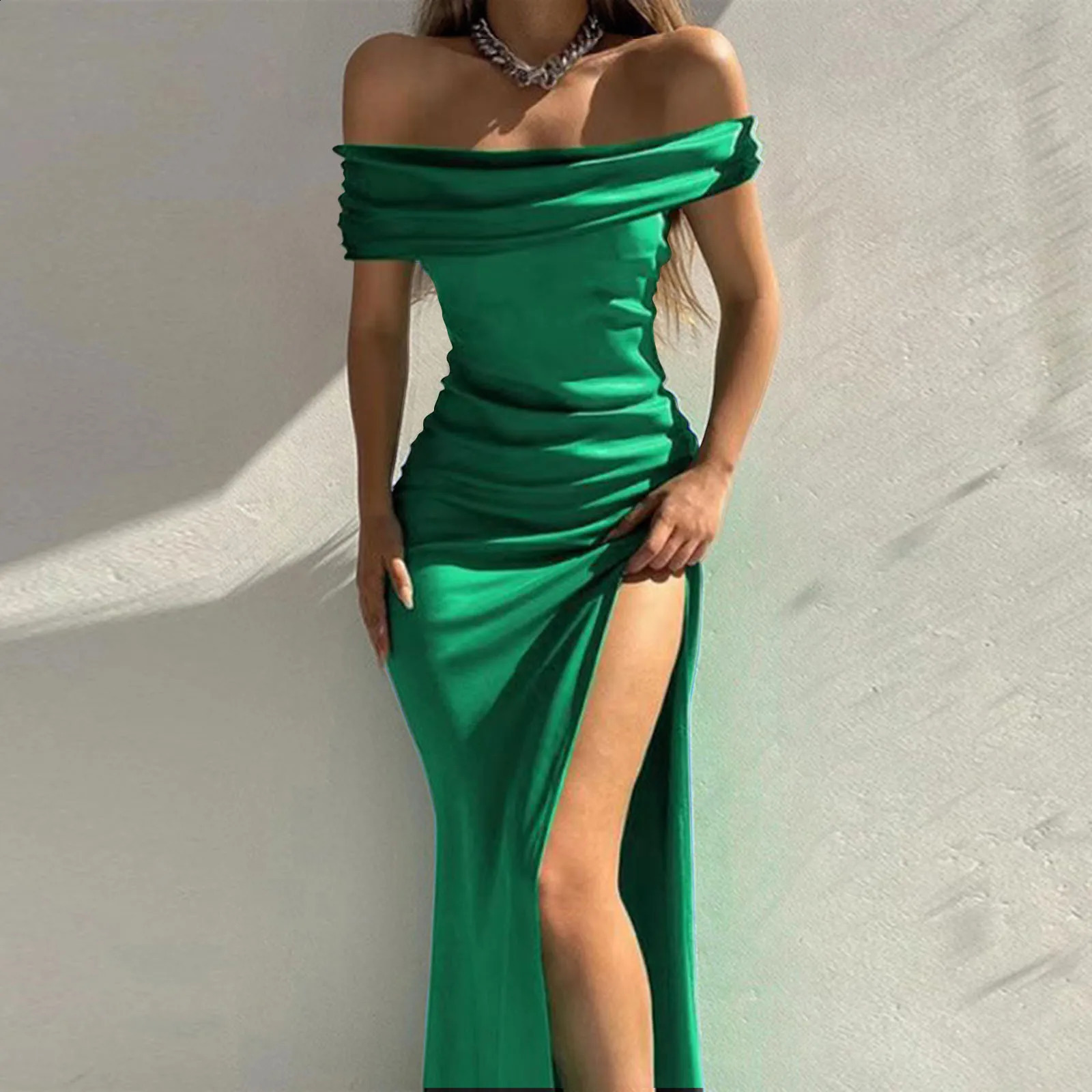 Velvet High Slit Sexy Formal Occasion Dress Women Off Shoulder Prom Dress Solid Short Sleeve Evening Party Dress With Ruffles 240129
