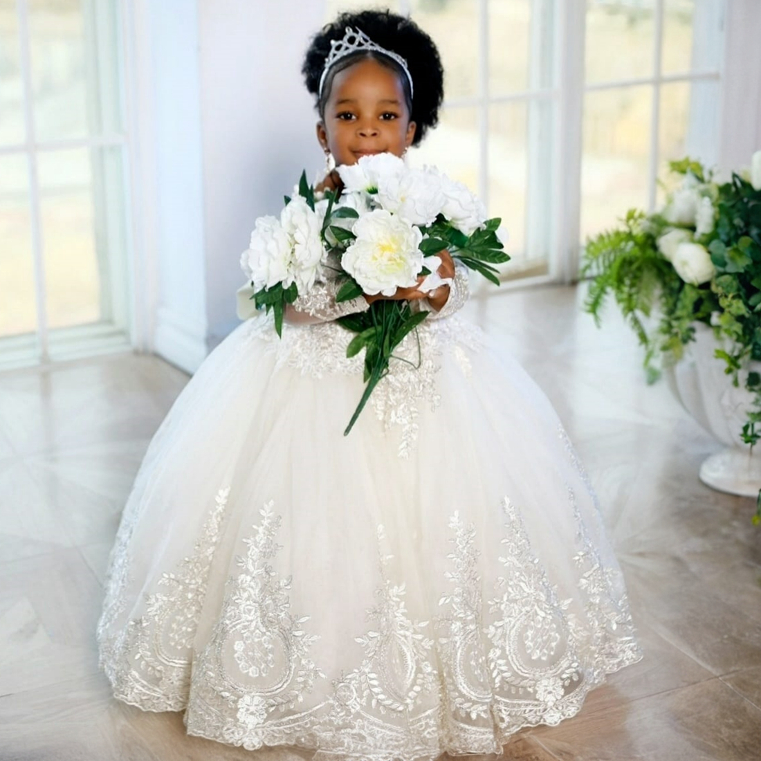 African White Ivory Flower Girl Dresses for Bride Jewel Long Sleeves Appliqued Beaded Lace Tiered Tulle Flowergirl Dresses Little Kids Birthday Party Gowns F082