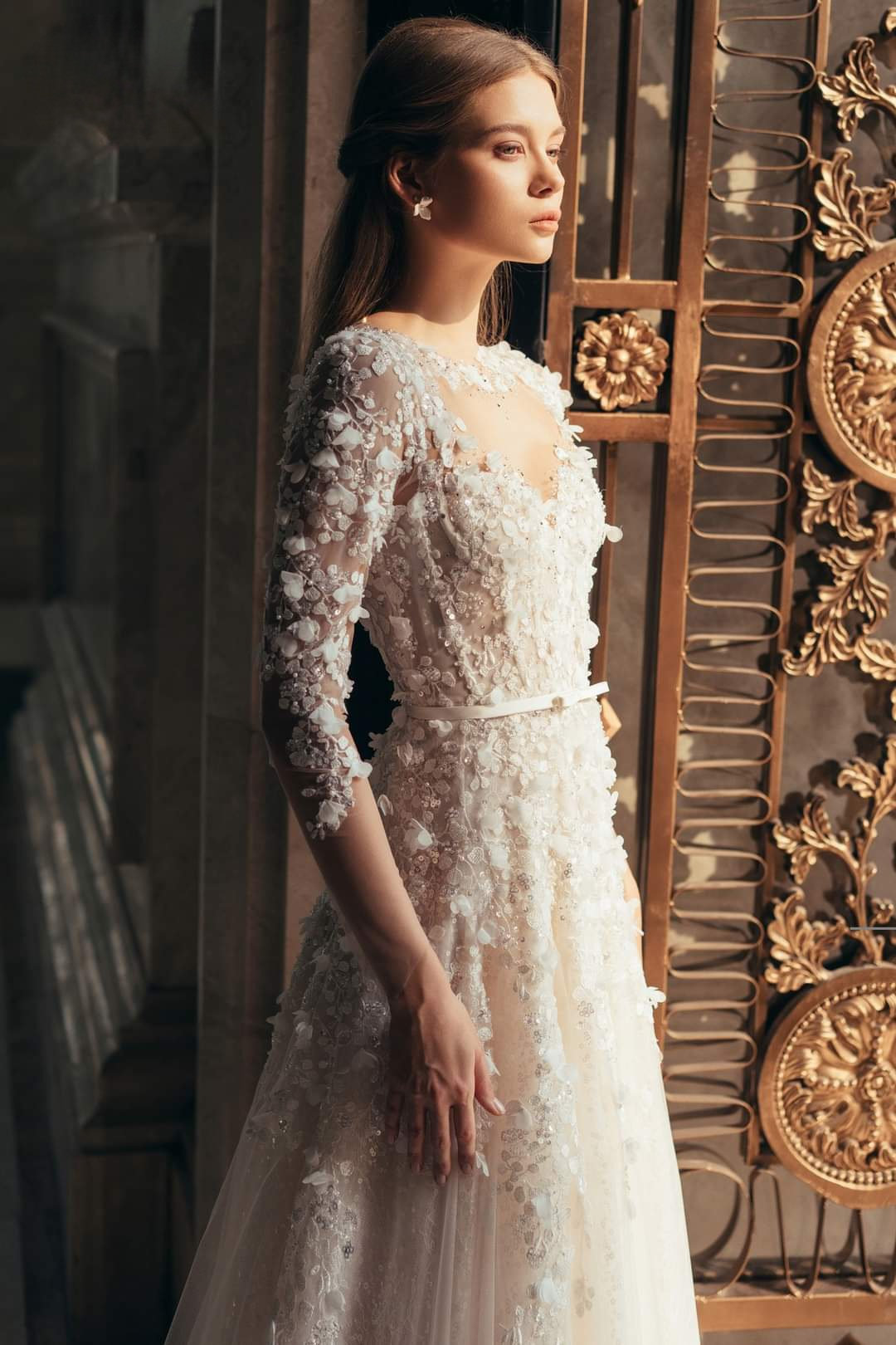 Charming 3D-Floral Appliques Wedding Dresses Long Sleeve Bridal Gowns A Line Sweep Train Bride Dresses Custom Made Plus Size