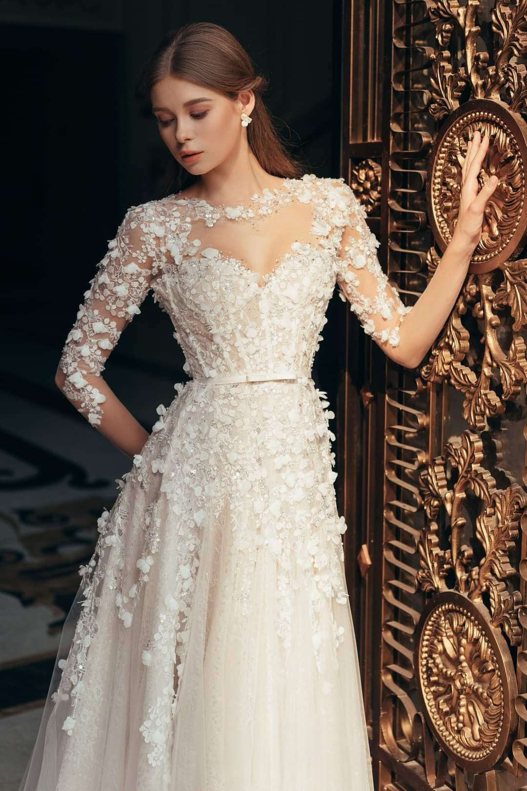 Charmante robe de mariée avec des Appliques florales 3D, manches longues, ligne A, avec traîne, sur mesure, grande taille