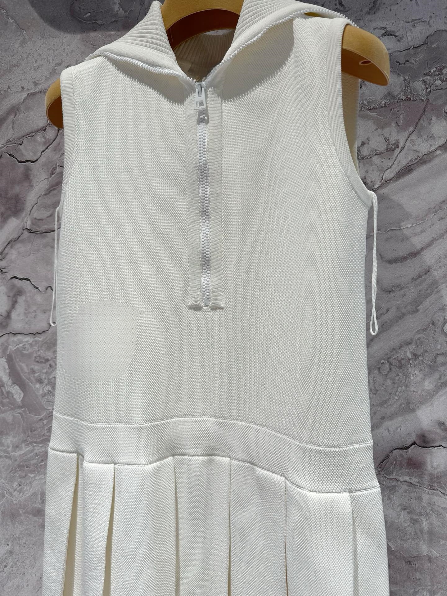 2024 vestidos de pista designer europeu primavera/verão vestido de design de gola marinha com uma sensação esportiva broadcloth vestido de cor sólida