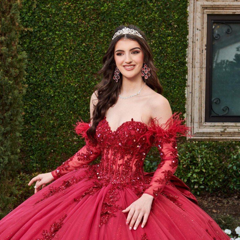 2024 Sexy Dark Red Quinceanera Dresses Ball Gown Off Shoulder Lace Appliques Long Sleeves Crystal Beads Feather Puffy Party Dress Prom Evening Gowns With Bow