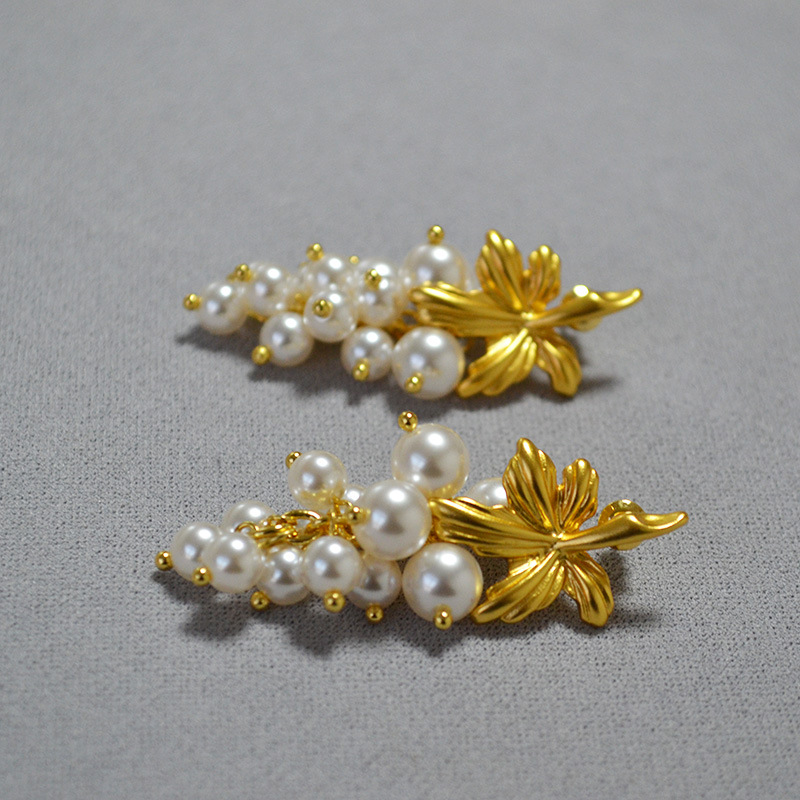 European and American retro literary stones beaded leaves and leaves Pearl -pearl French niche temperament 925 silver needle earrings earrings