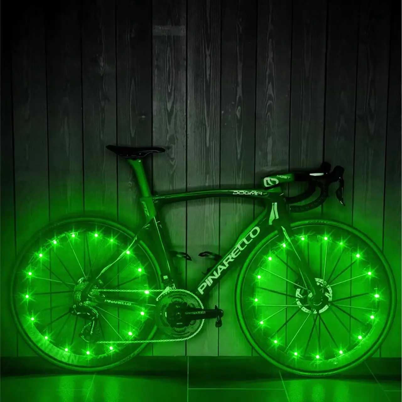 Autres accessoires d'éclairage Nouveau coloré anti-pluie LED lumières de roue de vélo avant et arrière lumières de rayons décoration de cyclisme accessoires de lumière de bande de pneu YQ240205