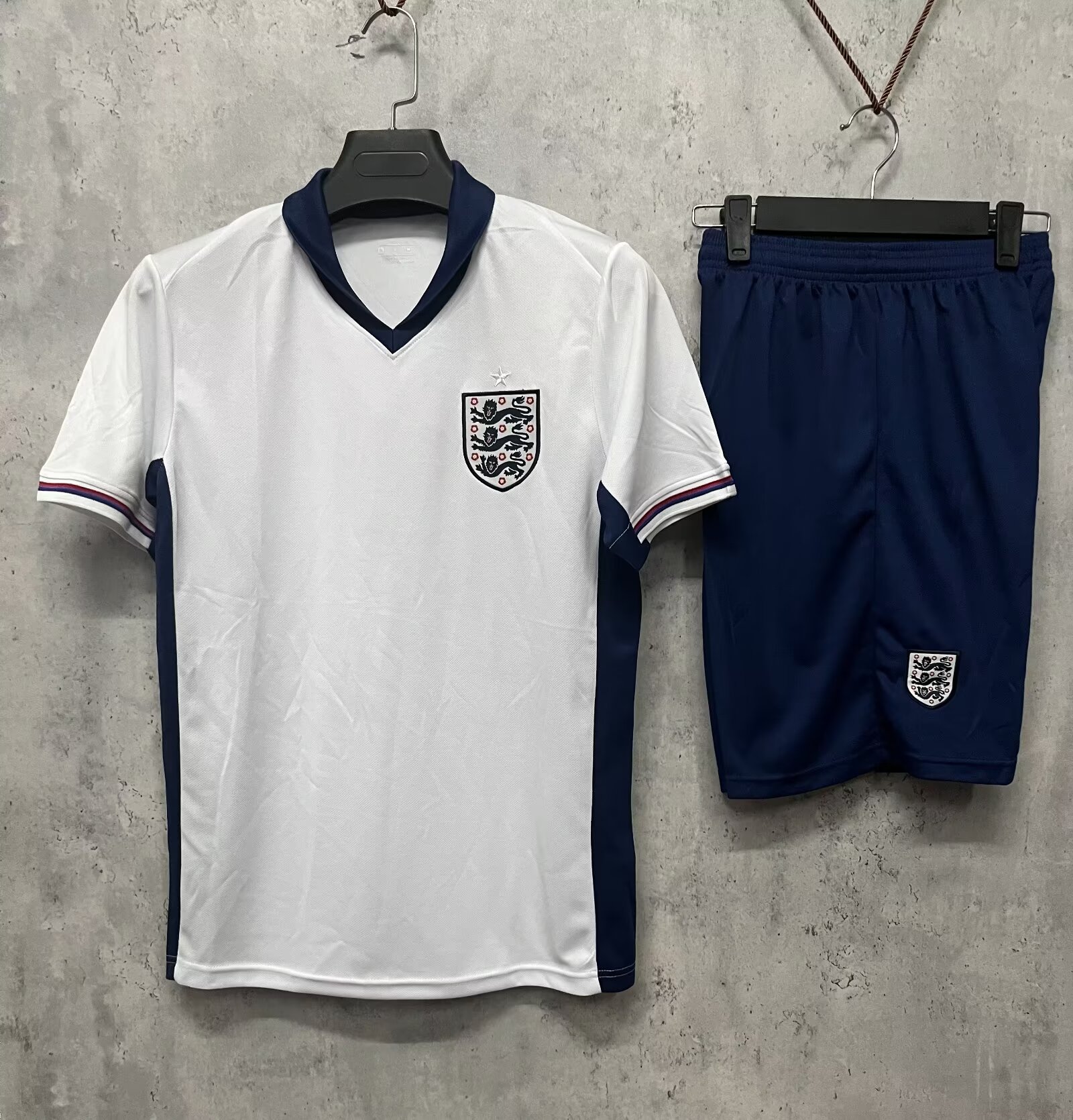 24-25 Camisetas de fútbol de Inglaterra SAKA FODEN BELLINGHAM RASHFORD STERLING GREALISH Equipo nacional KANE Camiseta de fútbol Kit Camisas rojas Blanco Azul Hombres Kits para niños