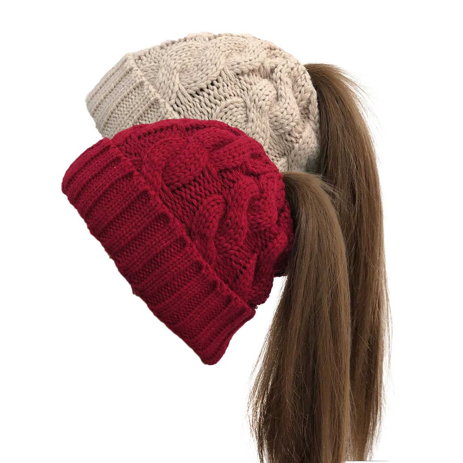 Beanie / Skull Caps Mulheres Chapéus de Inverno Gorros de Malha Meninas Cap Twist Crochet Chapéus de Inverno para Feminino Pompom Beanie Orelha Trança Rabo de Cavalo Chapéu Skullies YQ240207