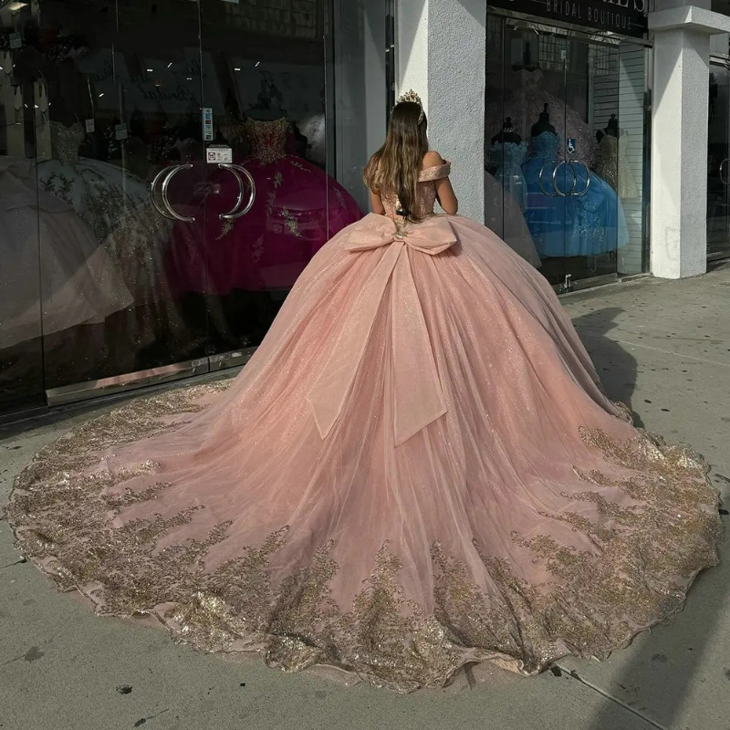 Roze Glanzend Uit De Schouder Kristal Baljurk Quinceanera Jurken Goud Lovertjes Applicaties Kralen Strik Sweet 16 Vestidos De 15 Anos