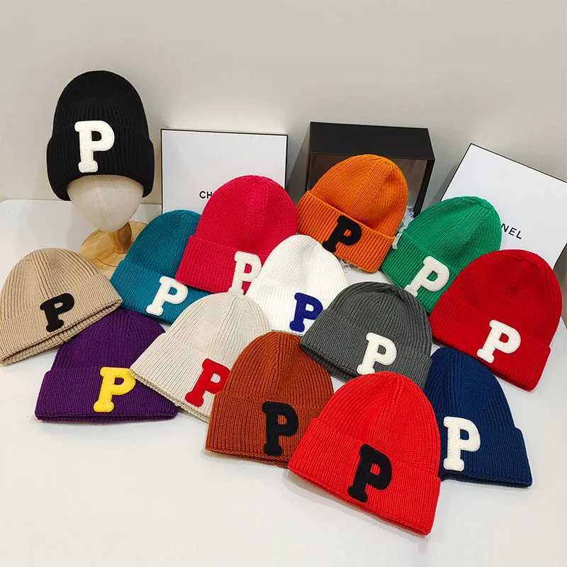 Beanie/Skull Caps Multicolor Big Letter Patch Tjockade varma stickade mössor P B C Sticker Decoration Winter Hat Cap Unisex Vuxna Sporthattar YD037 YQ240207