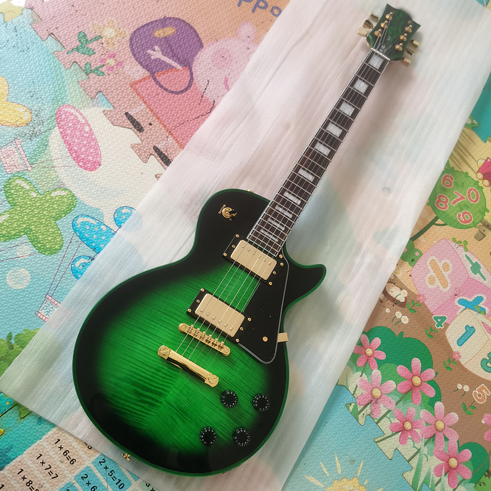 Black Circle Green Electric Guitar, Body Front Face 3A Flame Maple Top Veneer, Gold Electronic Hardware, Rosewood Fingerboard, Green Logo, Green Binding, i lager