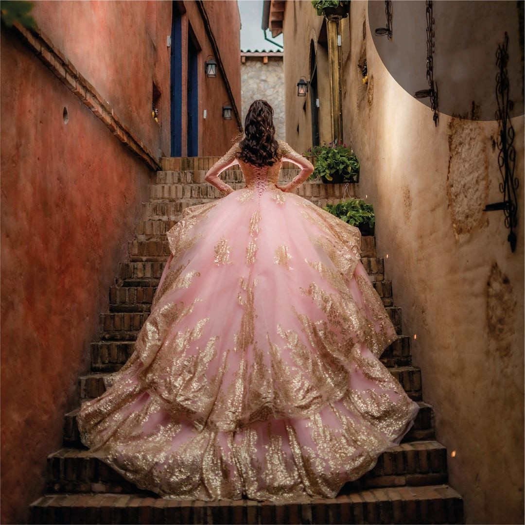 Funkelndes rosafarbenes Quinceanera-Kleid für süße 16-Mädchen mit Pailletten, Perlen, Geburtstagsfeier, Abschlussballkleider, abgestufte Prinzessin, Ballkleid, Robe de Bal