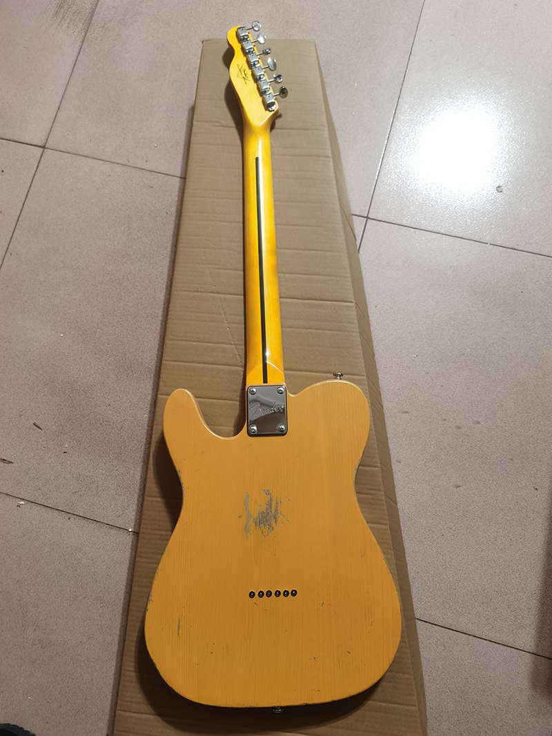 Guitarra elétrica relíquia amarela de alta qualidade, corpo de madeira de salgueiro, cabeça de guitarra de bordo, tratamento de relíquia leve, em estoque, envio rápido