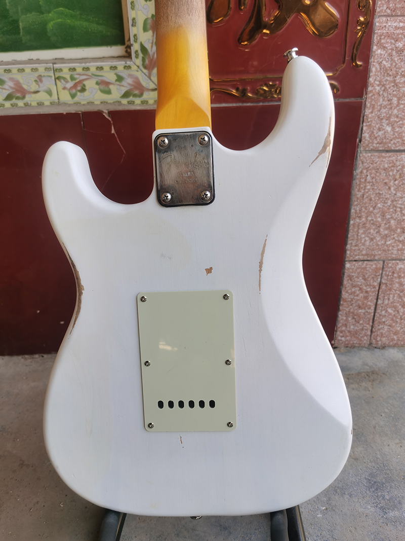 Weiße hochwertige Relikt-E-Gitarre, Hardware-Zubehör mit Reliktbehandlung, 21F, auf Lager, sofort Lieferung arrangieren