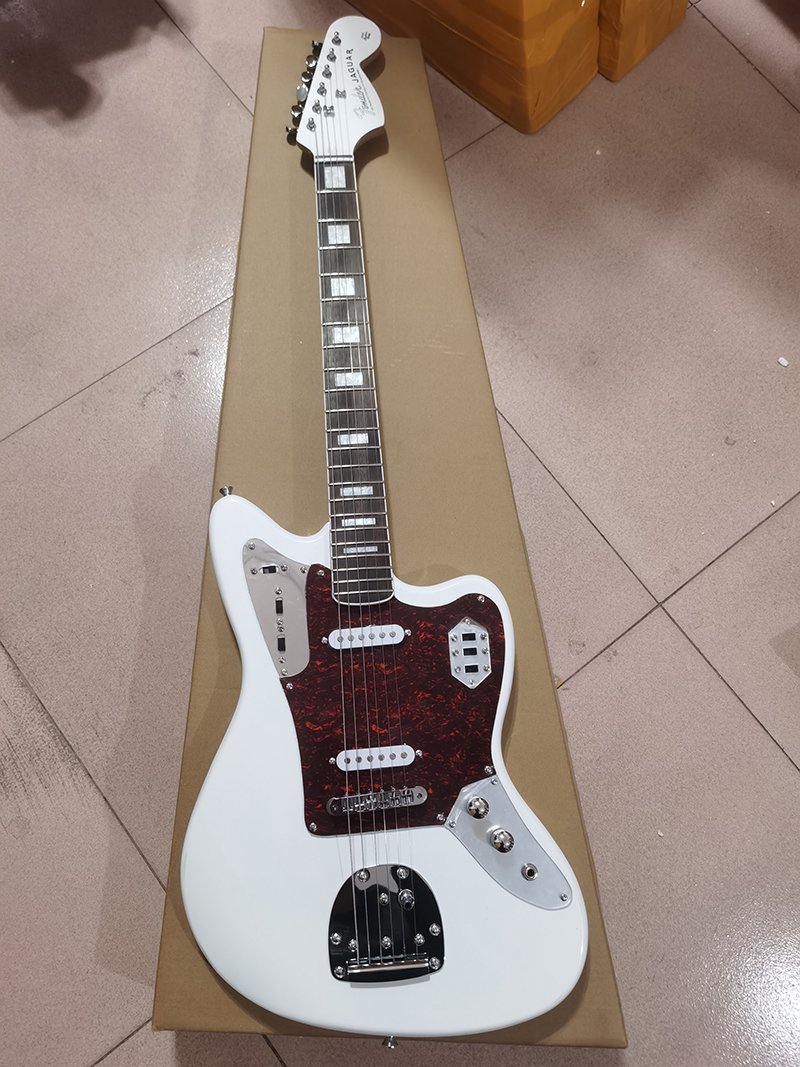 White Panther Electric Gitar, Akçaağaç Gitar Kafası, Gülağacı Klavye, Red Pearl Guard Board, Stok