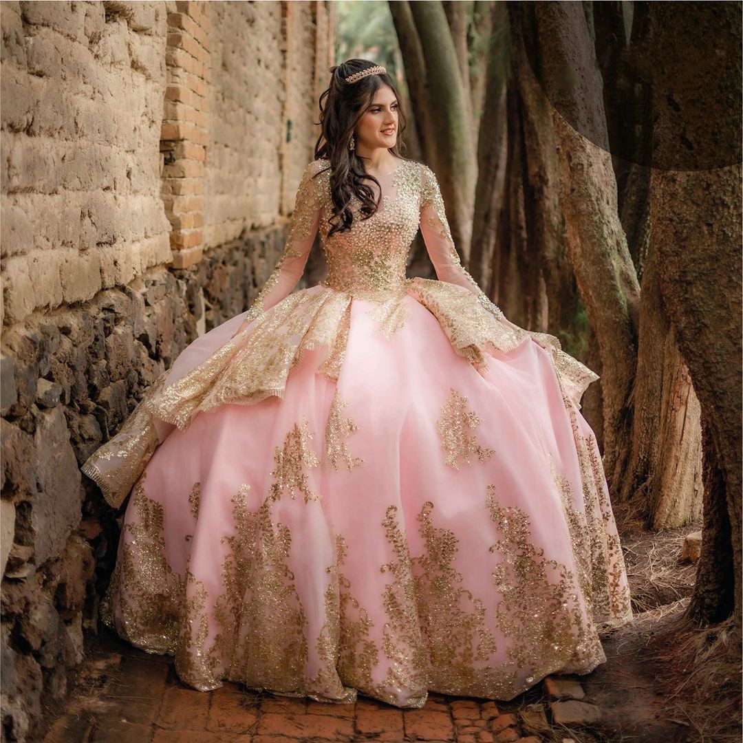 Funkelndes rosafarbenes Quinceanera-Kleid für süße 16-Mädchen mit Pailletten, Perlen, Geburtstagsfeier, Abschlussballkleider, abgestufte Prinzessin, Ballkleid, Robe de Bal