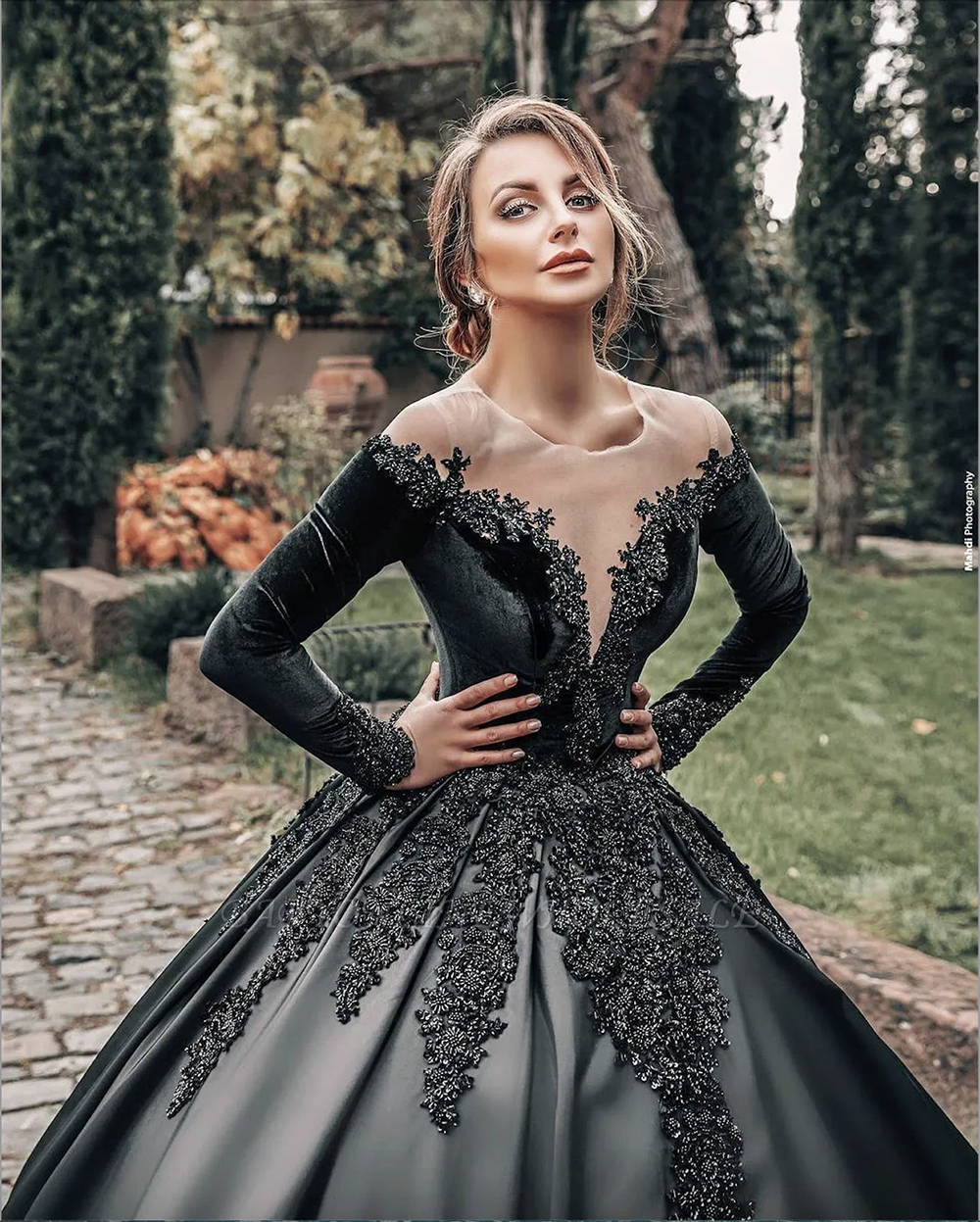 Vintage Siyah Gotik Orman Ülke Gelinlik Balo Gown Sheer Boyun Uzun Kollu Swee Tren Gelin Gowns Artı Boyutlu Hamile Korse