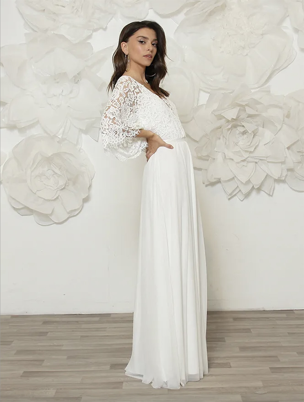 Arabia A Line Wedding Dress V Neck Lace Appliciques Lång ärm Brudklänningar Sop Train Backless Boho Brudklänningar