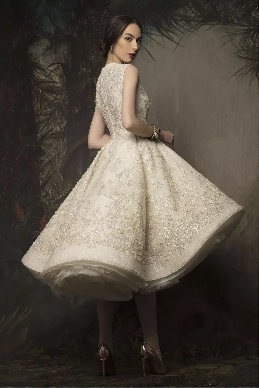 Abiti da sposa alti bassi Krikor Jabotian 2024 Abito da sposa corto con paillettes in pizzo con collo gioiello Abiti da sposa in organza con increspature