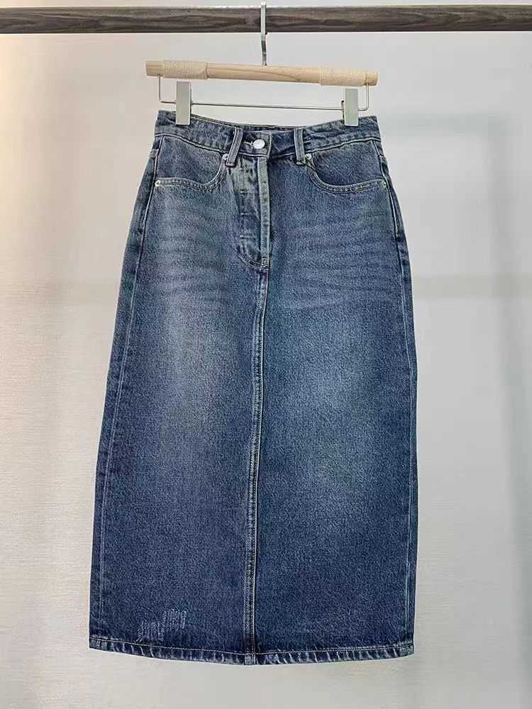 Nuove donne Jeans Designer longuette con Budge Letters Stile di moda Lady Slim Denim longuette Lungo dritto Blu Vintage Jean Abbigliamento classico A01