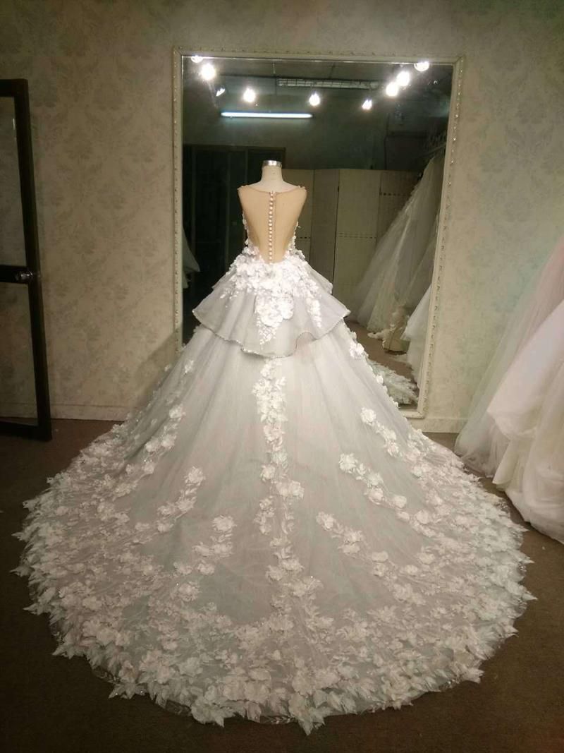 2024 Robes de Quinceanera argentées sexy robe de bal bijou cou illusion dentelle blanche appliques perles de cristal fleurs bouton bouffant dos arc robe de soirée robes de soirée de bal