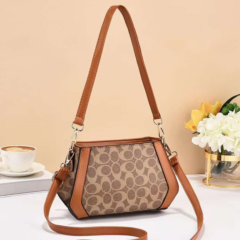 Fashionable New Handbag Checkered Shoulder Niche Parent child Crossbody Casual and Simple Mom Bag Versatile factory direct sales