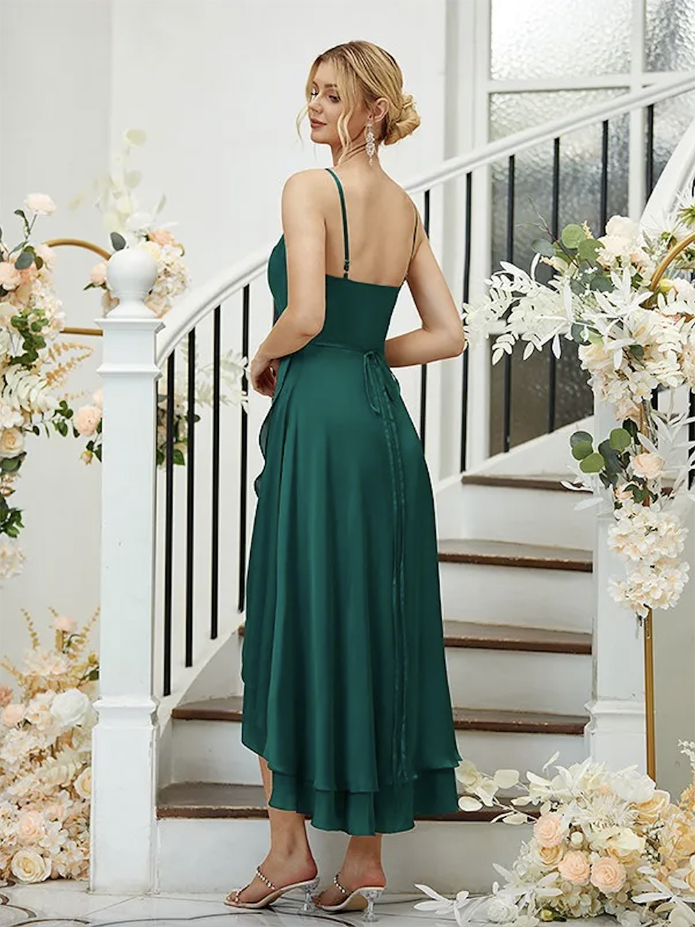 Yeşil Asimetrik Nedime Elbiseleri Spagetti Kayışı Tiere Yüksek Düşük Düşük Düğün Konuk Elbisesi Yüksek Düşük Pileli Resmi Parti Elbisesi