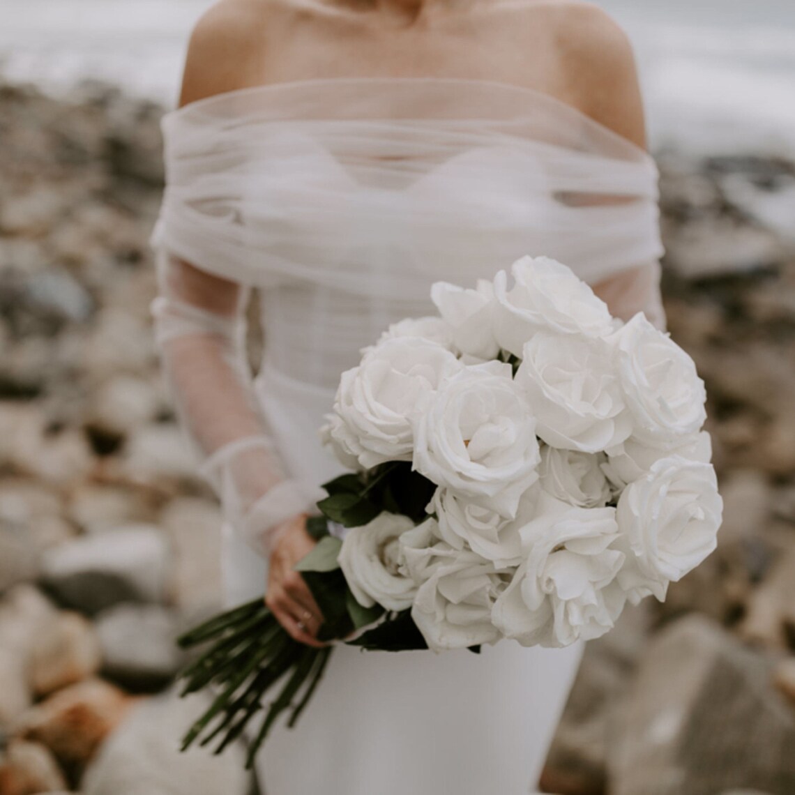 Beach Wedding Dresses Sheer Deep V Neck 3D Floral Appliques Bridal Gowns Backless Floor Length Wedding Dress